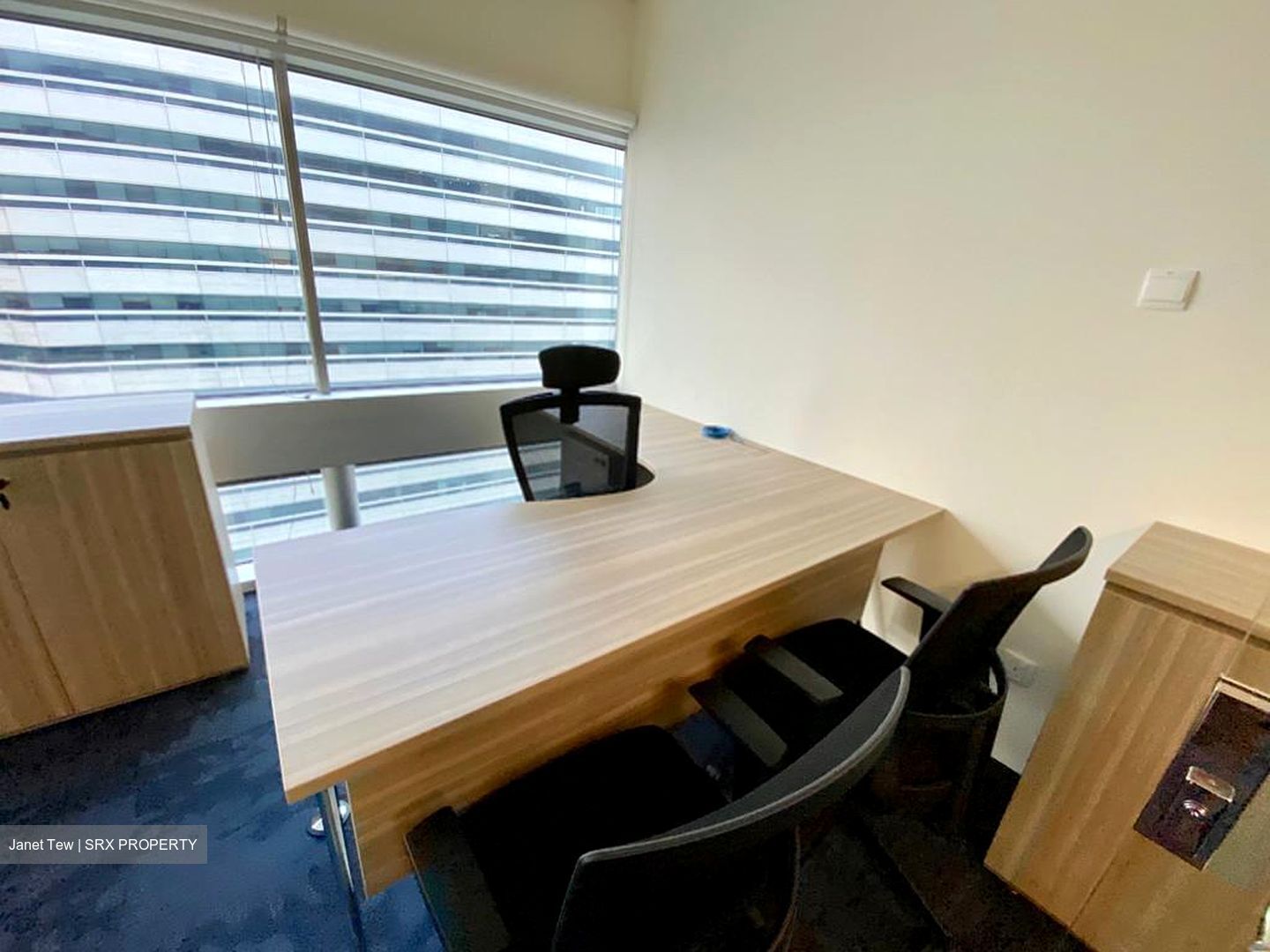 Gateway West (D7), Office #537064071